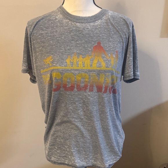 Gray goonies size M Graphic T-Shirt with Colorful Print - Picture 1 of 2